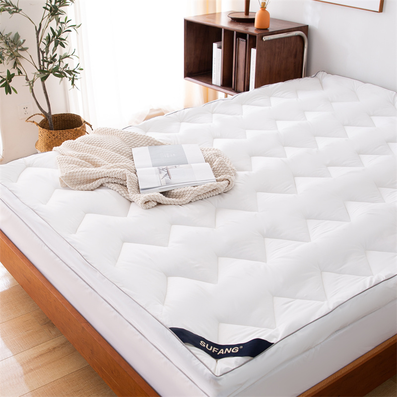 Wave Quliting Design Microfiber Filling Mattress Topper