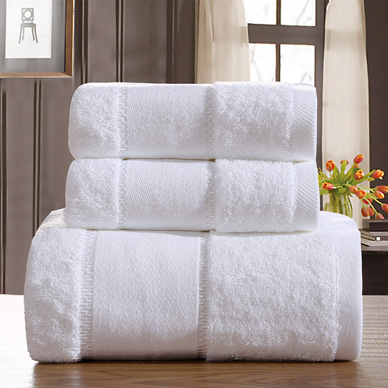 Dobby Border White Silver Thread Towel Set