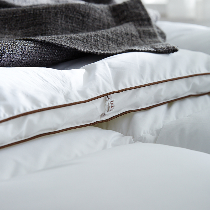 Duck Down Warm Soft Duvet With Piping 100% Cotton Duck Down Warm Soft Duvet With Piping 100% Cotton