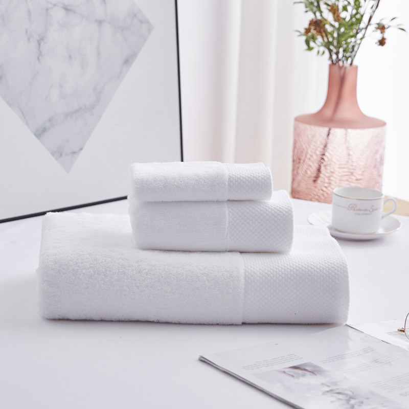 Jacquard Border Hotel white Bath Towel